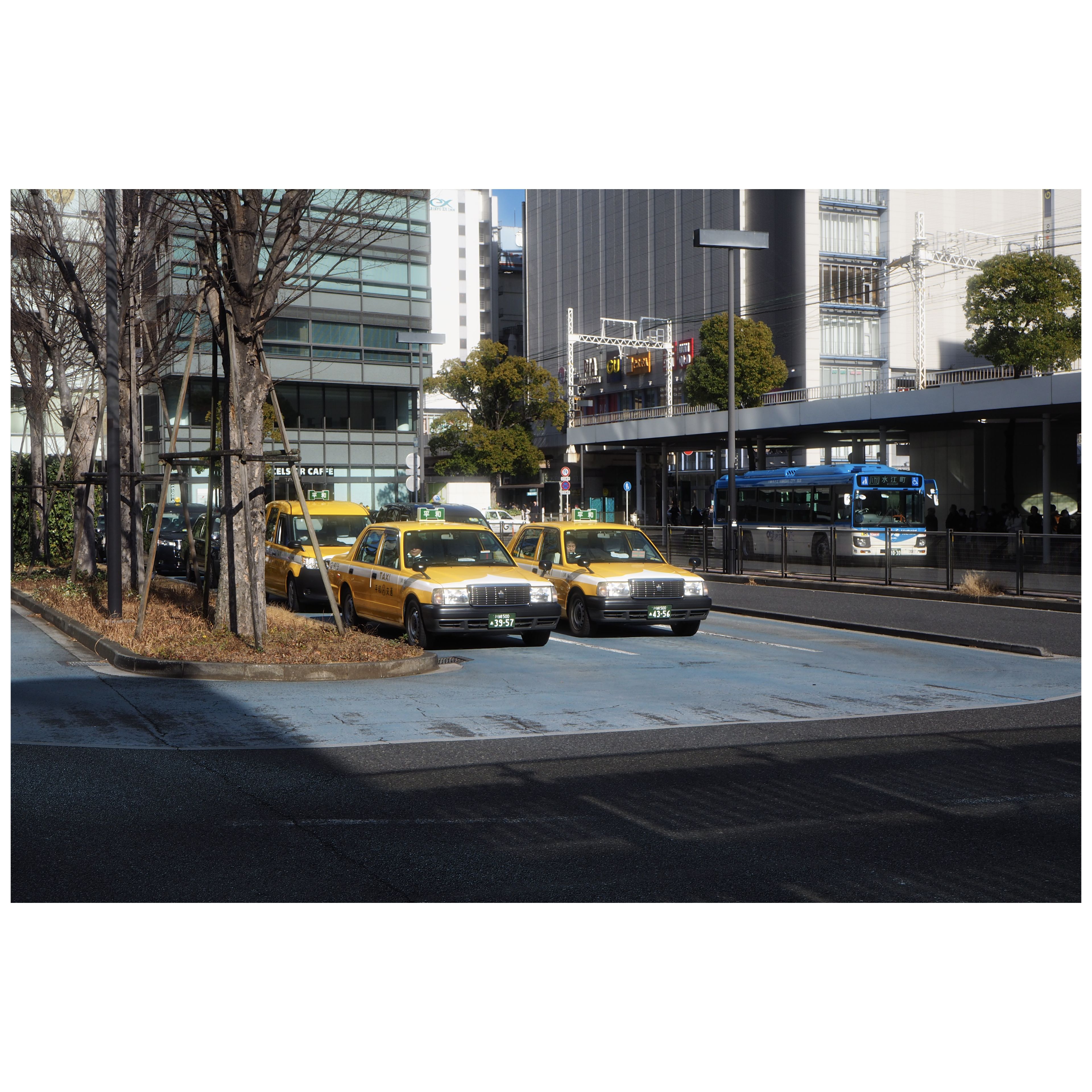 タクシー　お願いします！