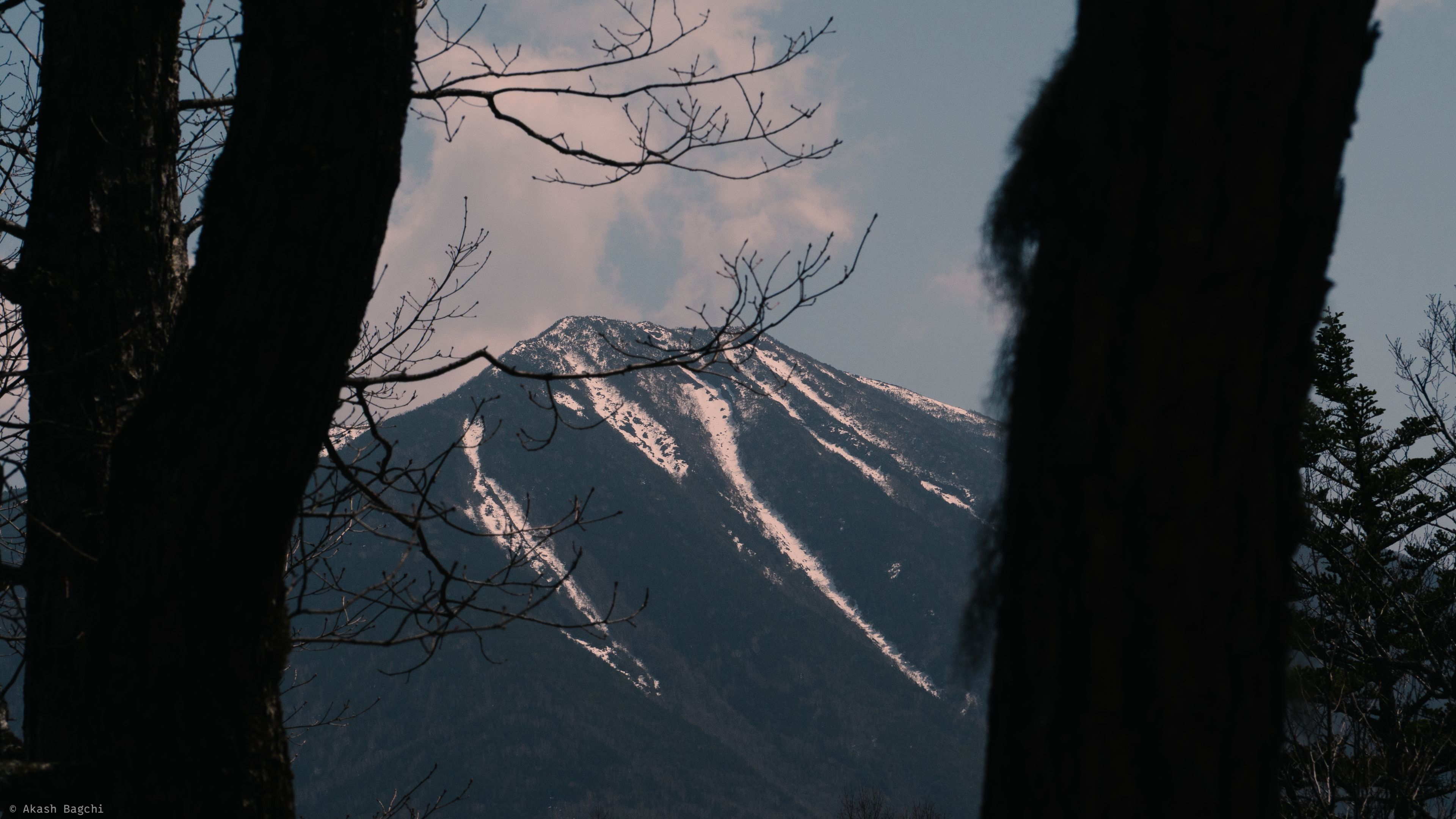 男体山