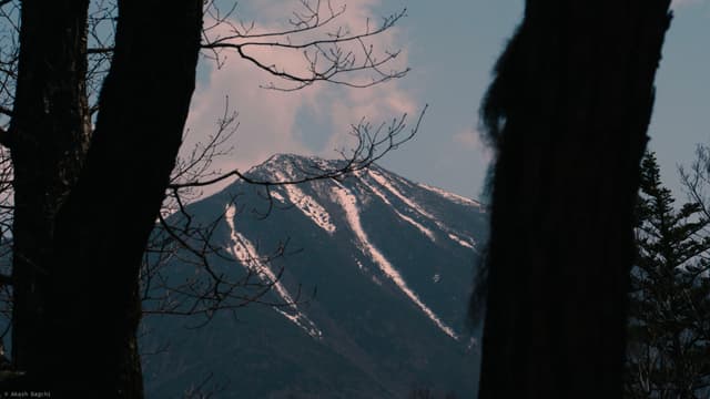 男体山